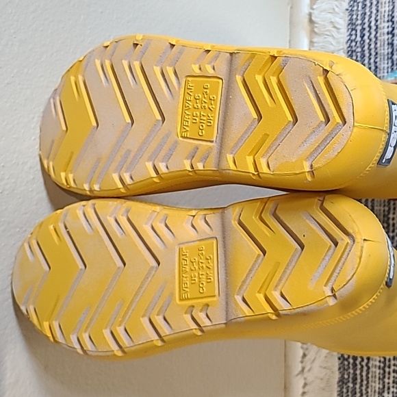 Totes Yellow Rain Boots - Picture 10 of 10